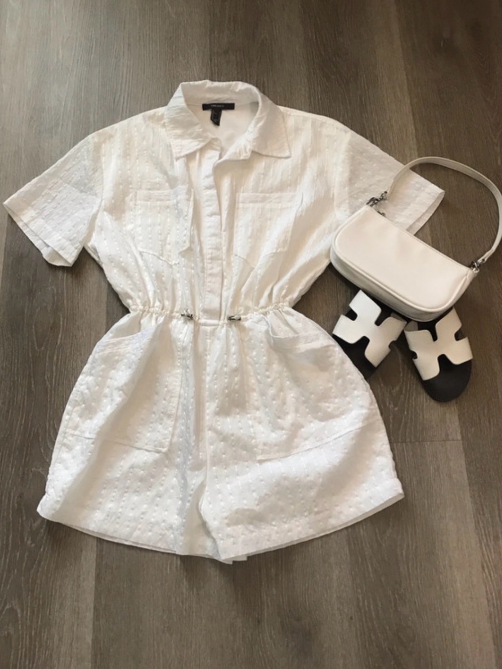 FOREVER 21 White Textured Lightweight Short-Sleeve Utility Romper XS NWT